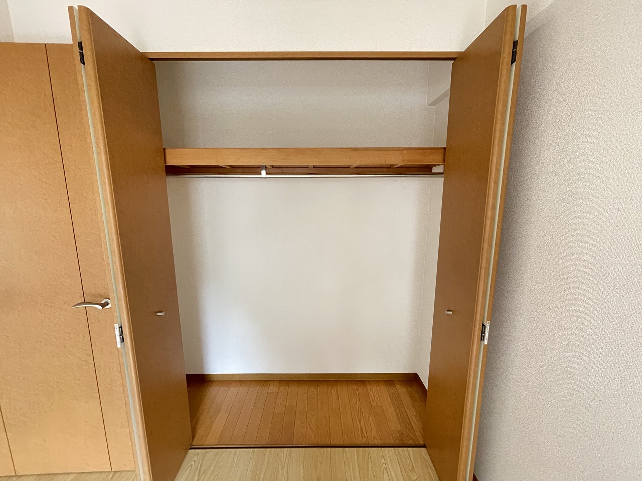 収納　リビング：収納棚