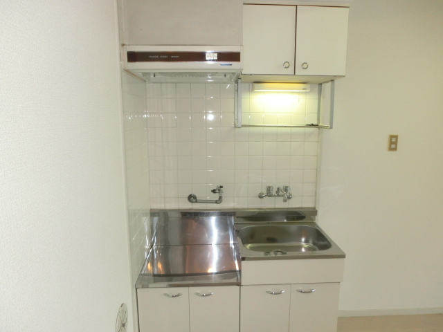 キッチン　※別のお部屋の写真の為、現況を優先とさせて頂きます。