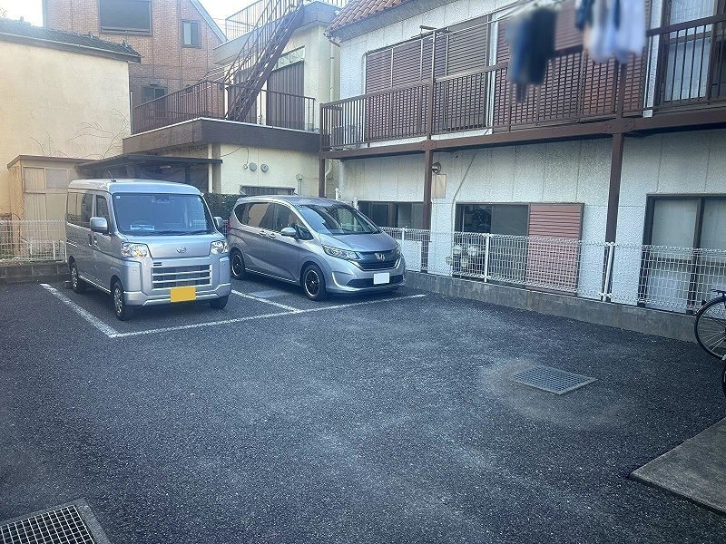 駐車場　敷地内駐車場