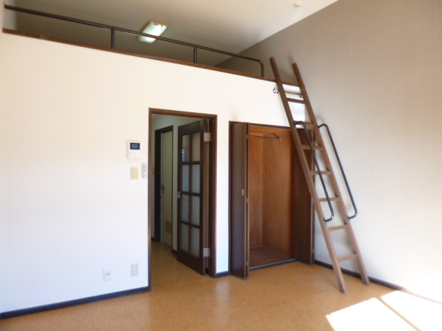 その他部屋・スペース　洋室８帖・ロフト６帖