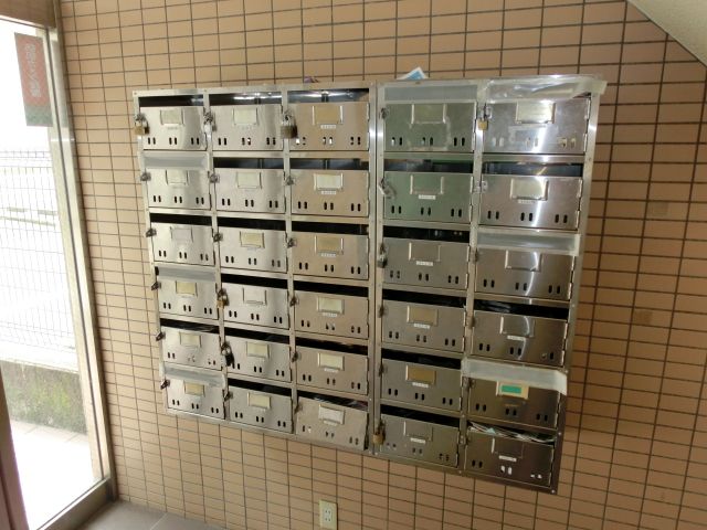 【沼津市新宿町のマンションのエントランス】