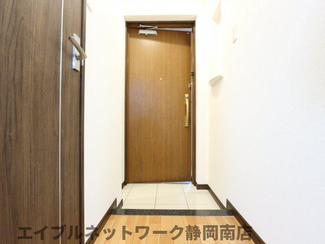 【静岡市駿河区南町のマンションの玄関】