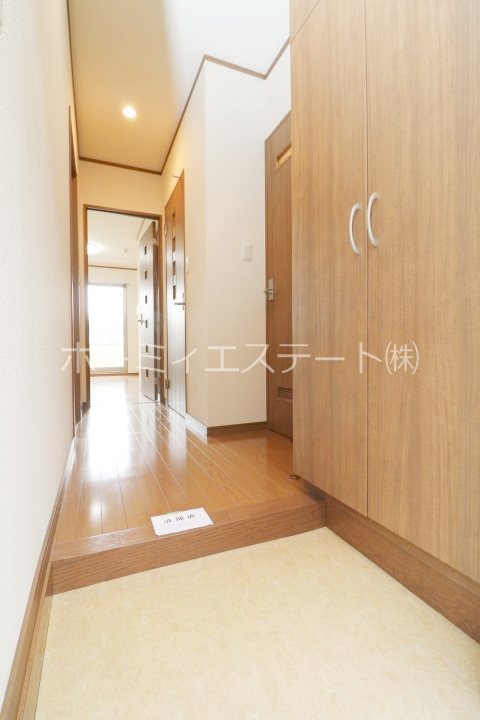 玄関　玄関を開けるとこんな感じです♪