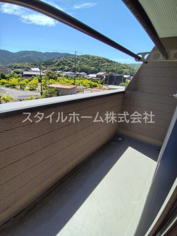 バルコニー　別部屋写真です。