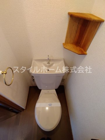 トイレ　別部屋写真です。