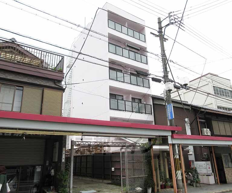 大津市御幸町のマンションの建物外観