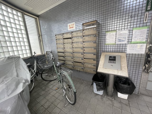 【広島市中区住吉町のマンションのエントランス】