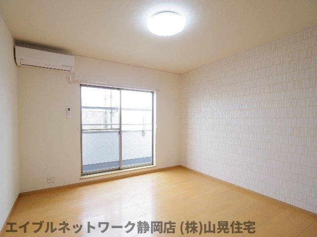 ＪＲ東海道本線 用宗駅 徒歩3分 3階建 築22年の居間写真