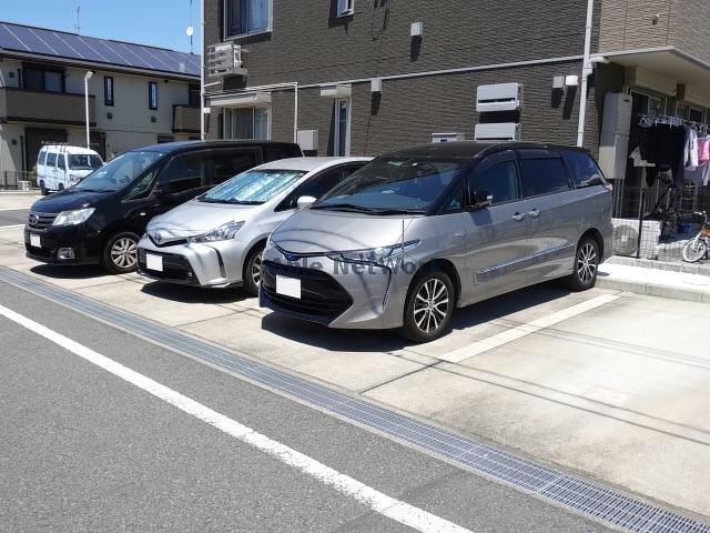 【袖ケ浦市袖ケ浦駅前のアパートの駐車場】