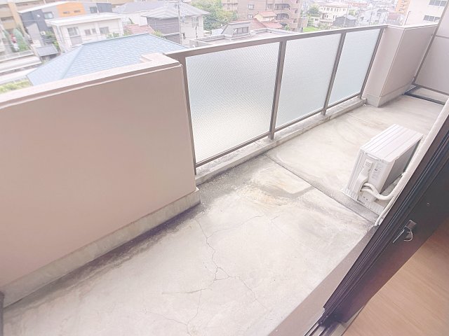 【名古屋市瑞穂区山下通のマンションのバルコニー】