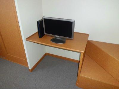 その他　テレビとレオネット。