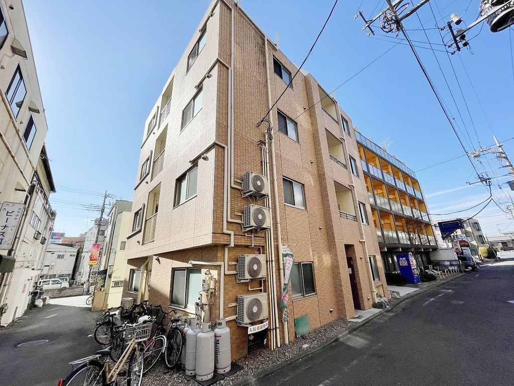 ラ・ジオンIIの外観