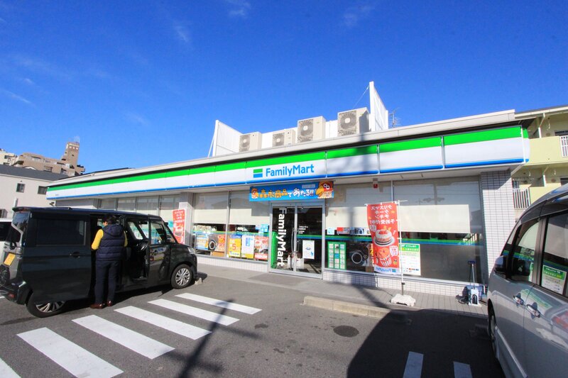 コンビニ　ファミリーマート名西稲生店（コンビニ）まで279m