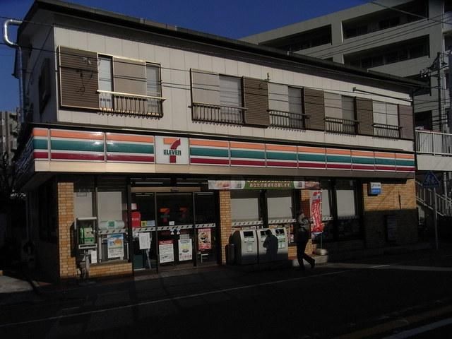 コンビニ　★★セブンイレブン（コンビニ）まで240m