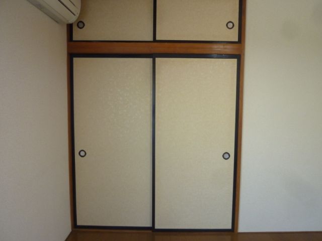 収納　押入れです