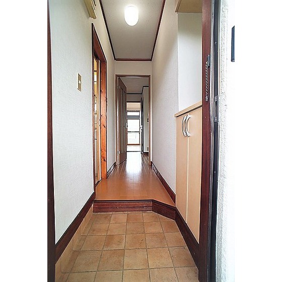 玄関　上下段シューズボックス付き