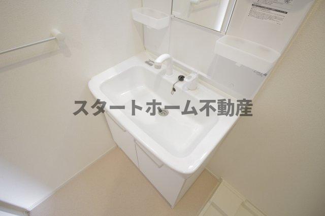 洗面設備　脱衣スペースもあります