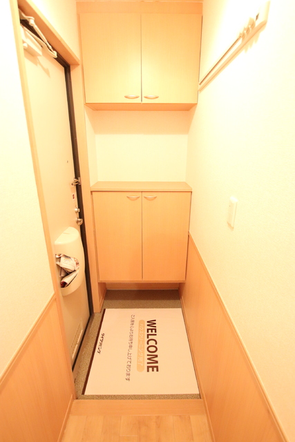 玄関　別部屋参考写真です