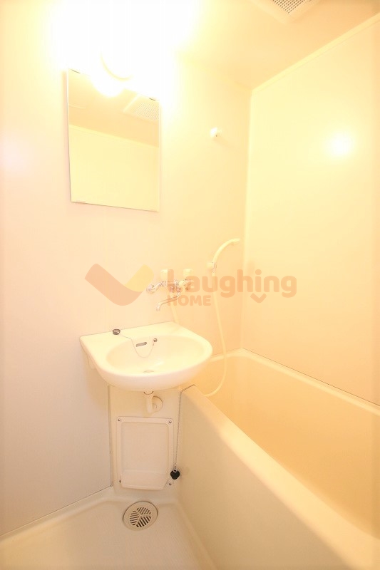 バス・シャワールーム　落ち着いた空間のお風呂です