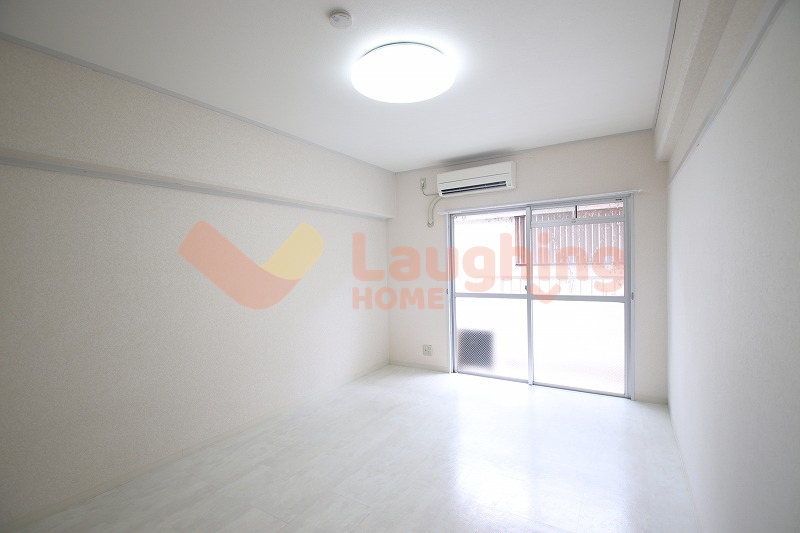 居室・リビング　こちらのリビングで趣味の時間をお楽しみください