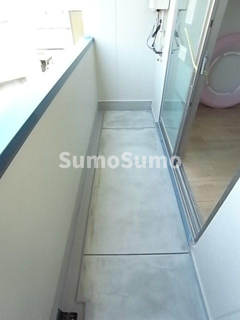 バルコニー　外からの目が気にならないバルコニーで洗濯物が干せます