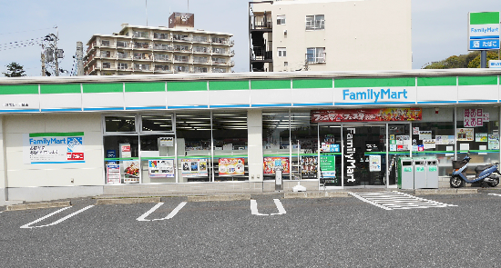 コンビニ　【ファミリーマート小倉赤坂一丁目店】（コンビニ）まで540m