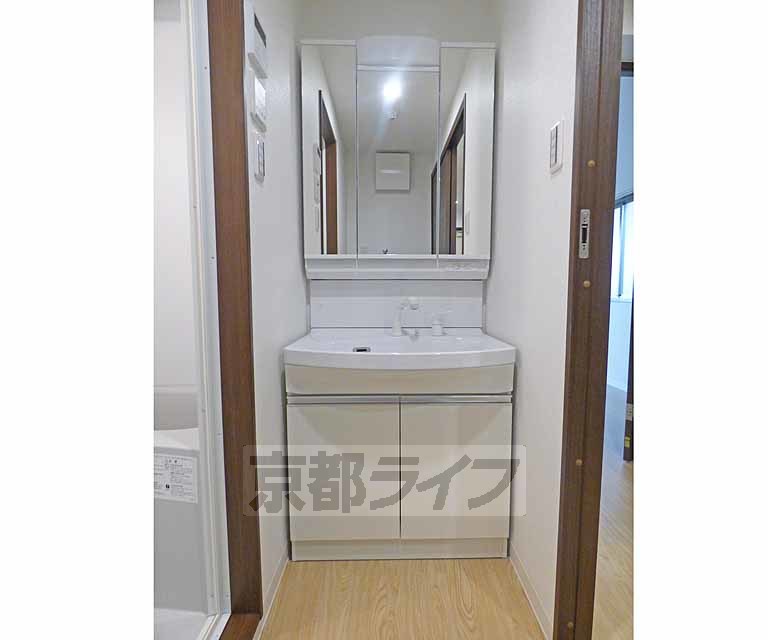 洗面設備　洗面台です。