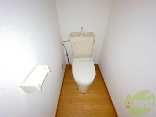 トイレ　ウォシュレット機能がついているので嬉しいポイントです