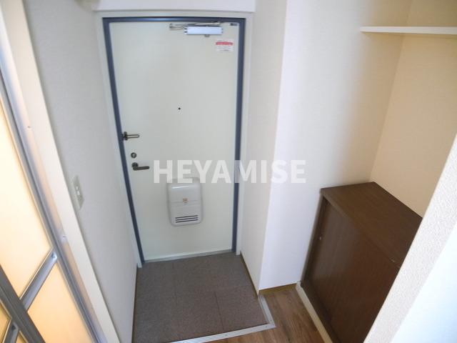 玄関　※室内画像は別号室のもの