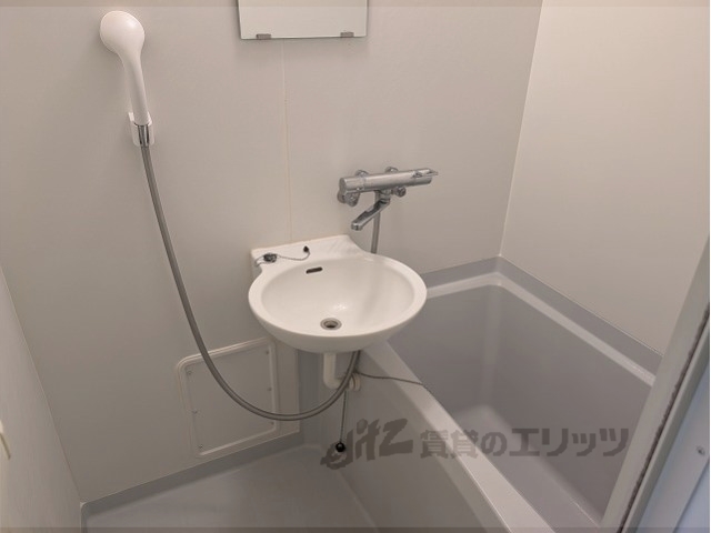 バス・シャワールーム　バス