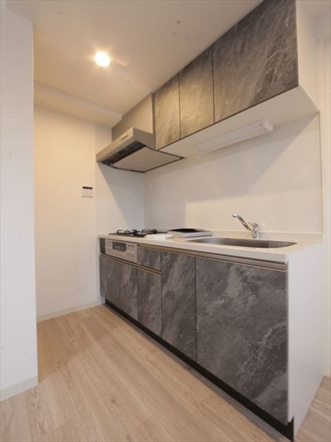 キッチン　システムキッチン（ガス3口コンログリル付）