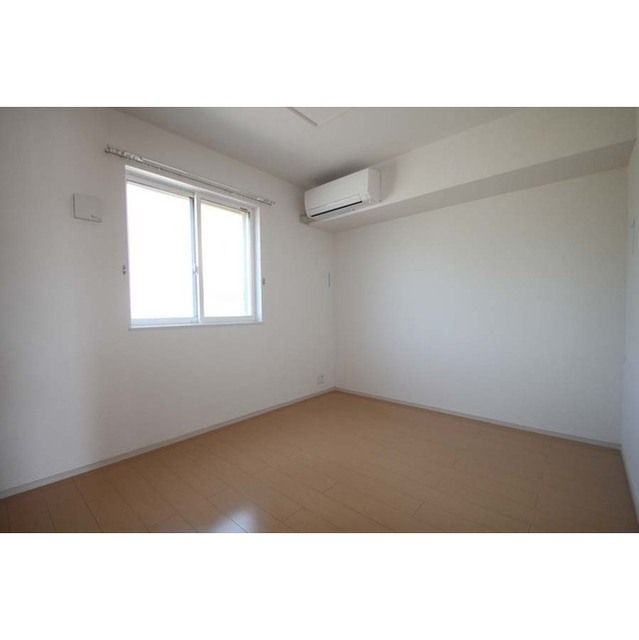 その他設備　洋室にもエアコンついてます