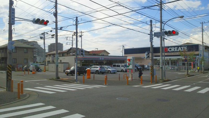 コンビニ　セブンイレブン 横浜森の台店（コンビニ）まで386m