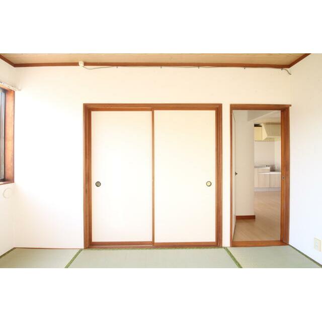 その他部屋・スペース　和室の押し入れには布団が入ります。