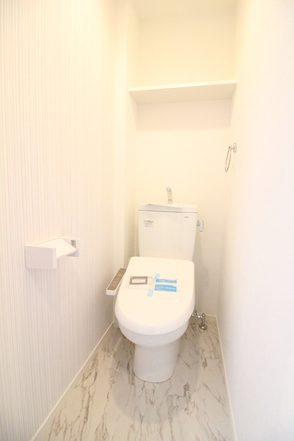 トイレ　温水洗浄便座付き☆