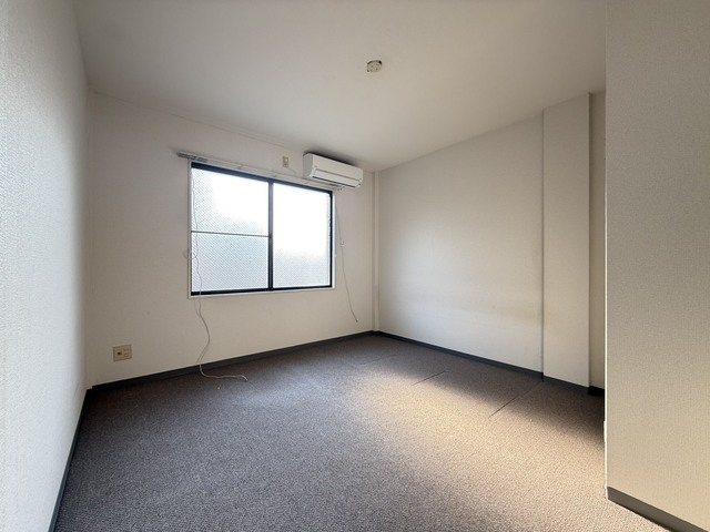 居室・リビング　別部屋参考写真です