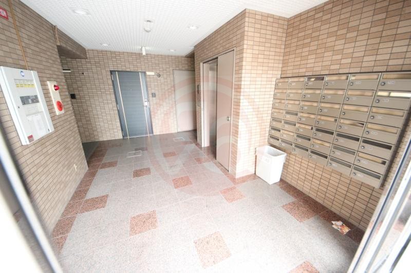 エントランス　建物の内部です