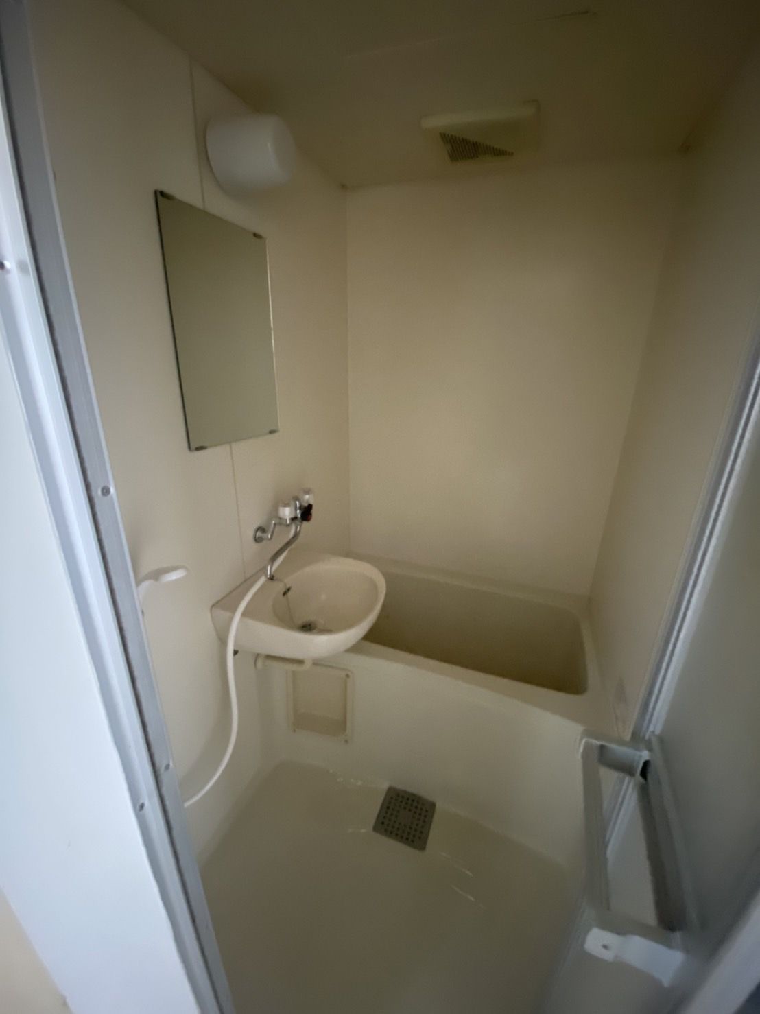 バス・シャワールーム　落ち着いた空間のお風呂です