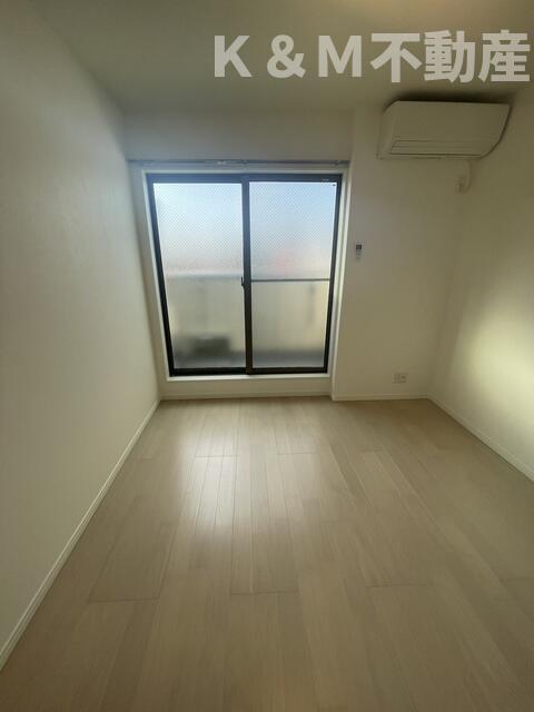 居室・リビング　こちらのリビングで趣味の時間をお楽しみください