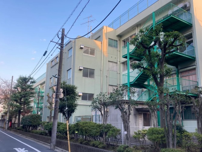 小学校　目黒区立不動小学校（小学校）まで475m