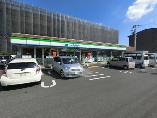 コンビニ　ファミリーマート 稲毛小中台町店（コンビニ）まで528m