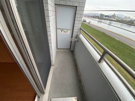 バルコニー　※別部屋の写真です