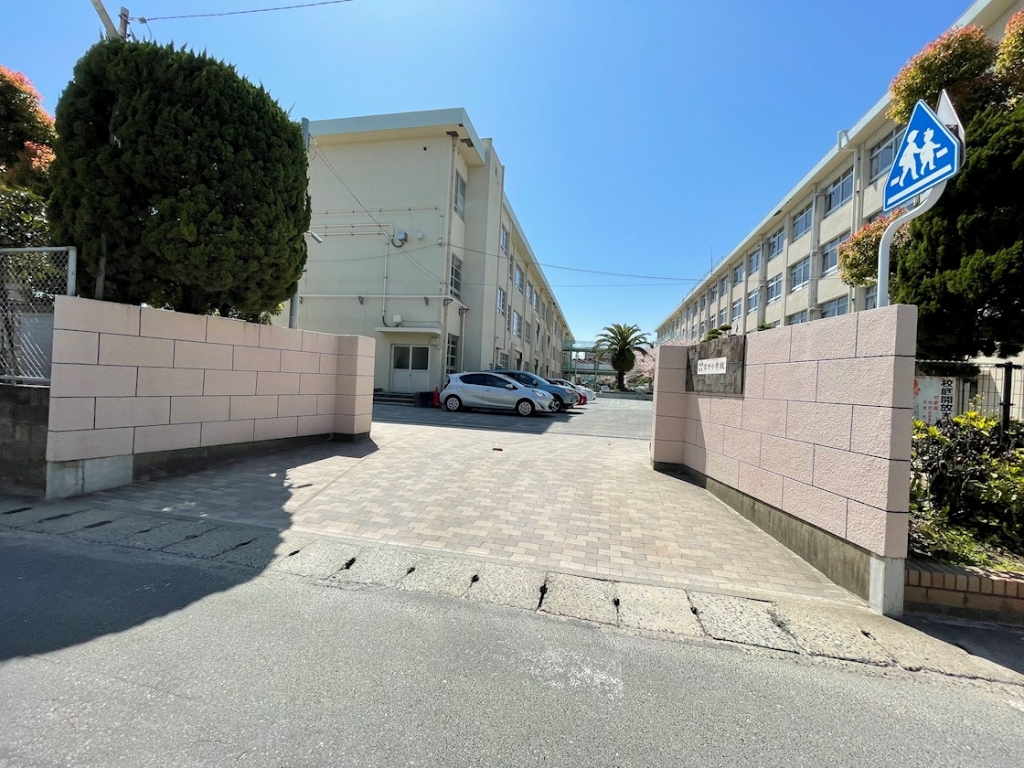 小学校　福岡市立宮竹小学校（小学校）まで265m