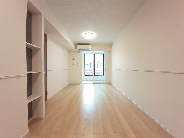 居室・リビング　こちらの居間で趣味の時間をお楽しみください