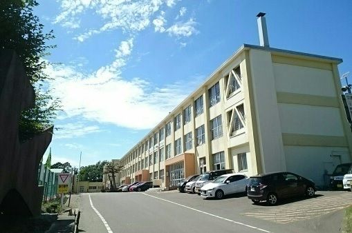 小学校　東部小学校（小学校）まで600m