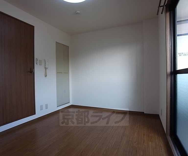 居室・リビング　きれいな洋室です。