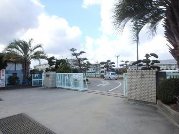 小学校　倉敷市立西阿知小学校（小学校）まで728m