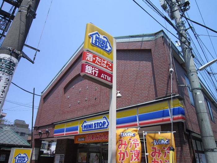 コンビニ　ミニストップ（コンビニ）まで437m