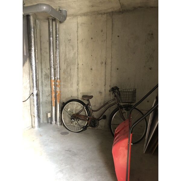 エントランス　自転車置場