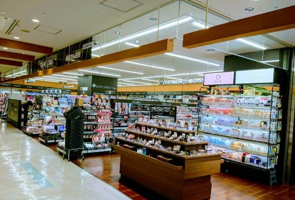 ドラックストア　マツモトキヨシmatsukiyoLAB宇都宮パセオ店（ドラッグストア）まで600m